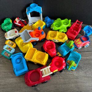 Fischer Price Little People Car Lot